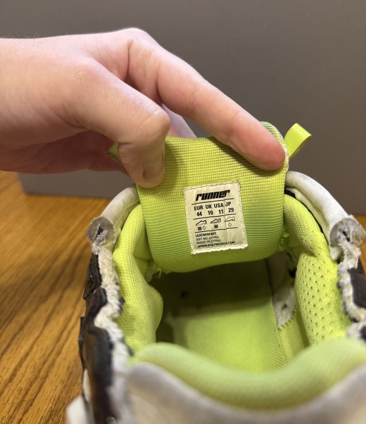 Balenciaga Balenciaga Runner Sneaker (White/Black/Fluo Yellow) Size US 11 / EU 44 - 7 Thumbnail