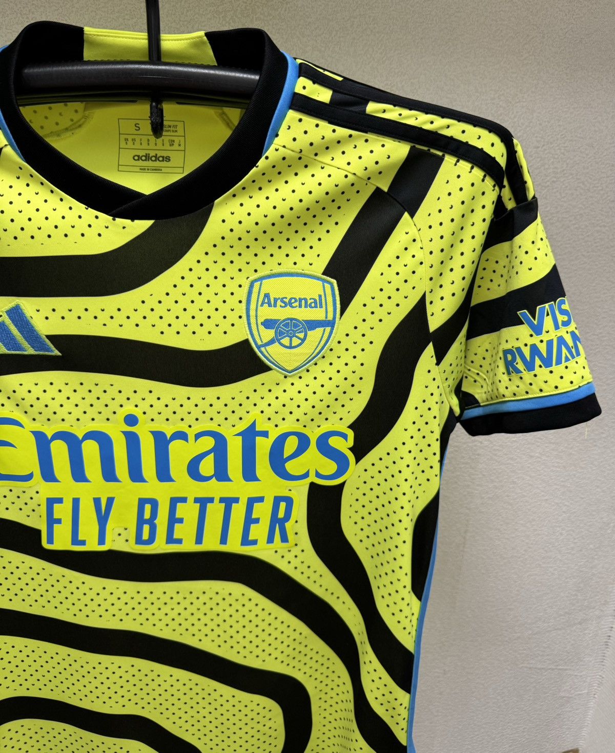 Adidas Arsenal London adidas soccer jersey 2023 S Size US S / EU 44-46 / 1 - 3 Thumbnail