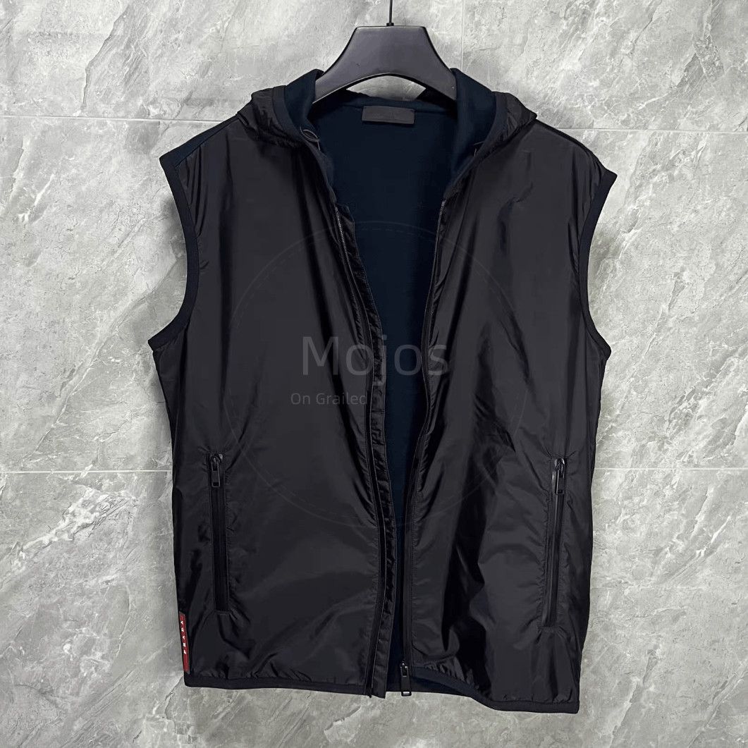 トップス 2000s prada sport gore-tex nylon vest 50 トップス 2000s prada sport gore-tex nylon vest 50 Vintage