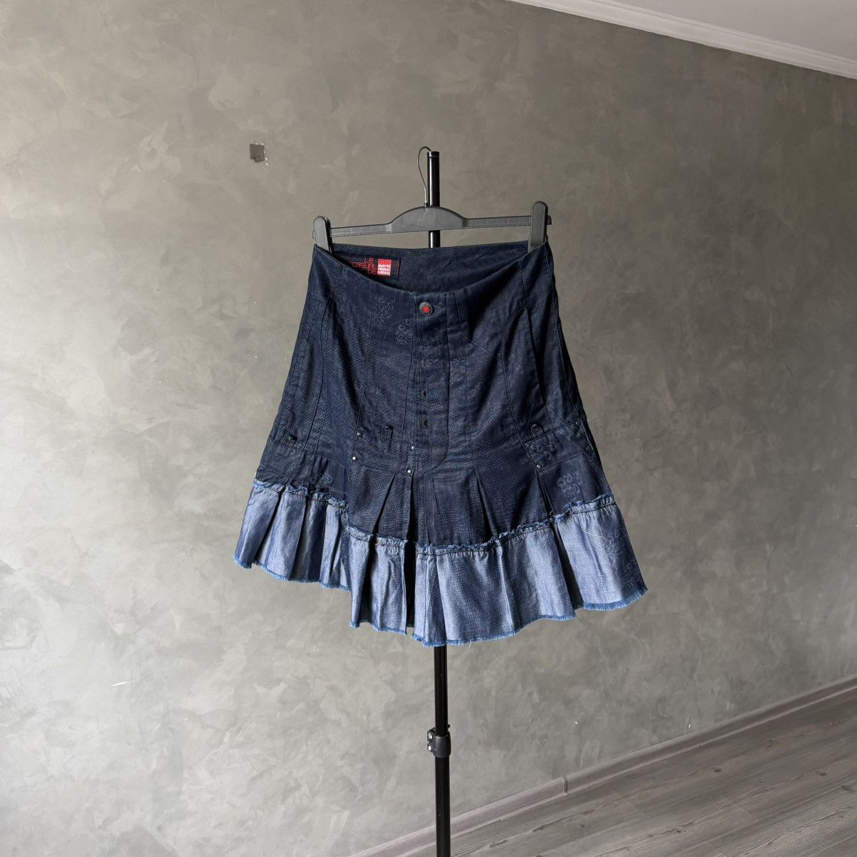 Marithe + Francois Girbaud Y2K Marithe Francois Girbaud Pleated Denim Skirt Size 25" / US 0 / IT 36 - 1 Thumbnail