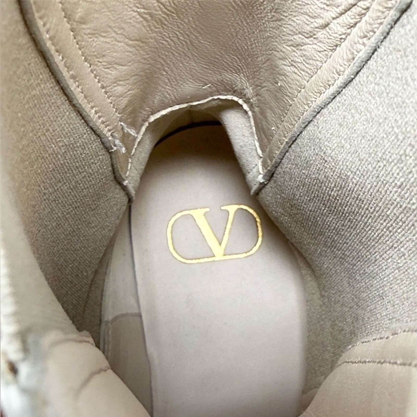 Valentino Valentino Garavani Beatle One Stud Cream Leather Boots 37.5 Size US 7.5 / IT 37.5 - 10 Thumbnail
