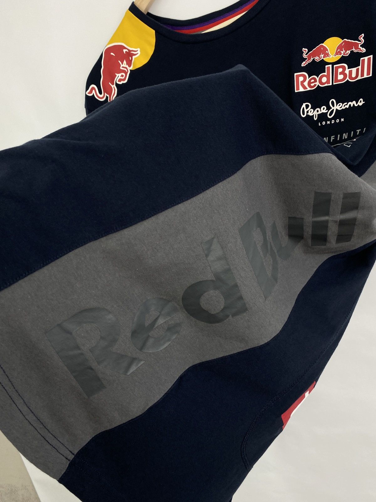 Formula 1 × Pepe Jeans Pepe Jeans Infiniti Red Bull Renault Pirelli Casio T-Shirt Size US XL / EU 56 / 4 - 13 Thumbnail