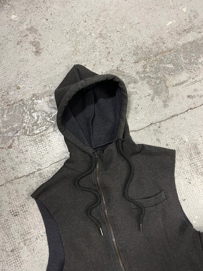 Emporio Armani 2000s Emporio Armani Grey Wool Hodded Vest Jacket Size US S / EU 44-46 / 1 - 5 Thumbnail