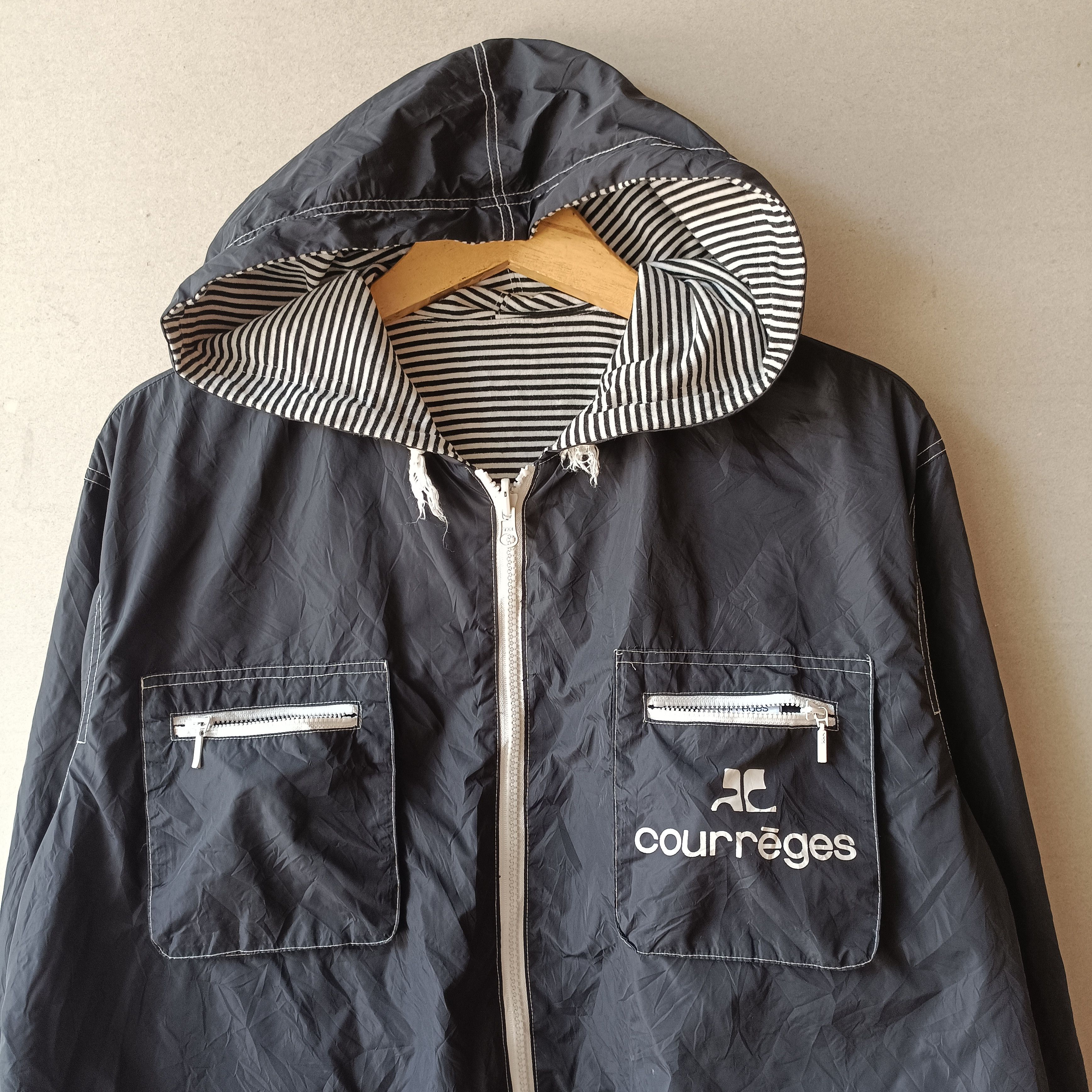 Courreges Vintage Courrèges Riversible nylon cropped jacket Hooded Size S / US 4 / IT 40 - 2 Thumbnail