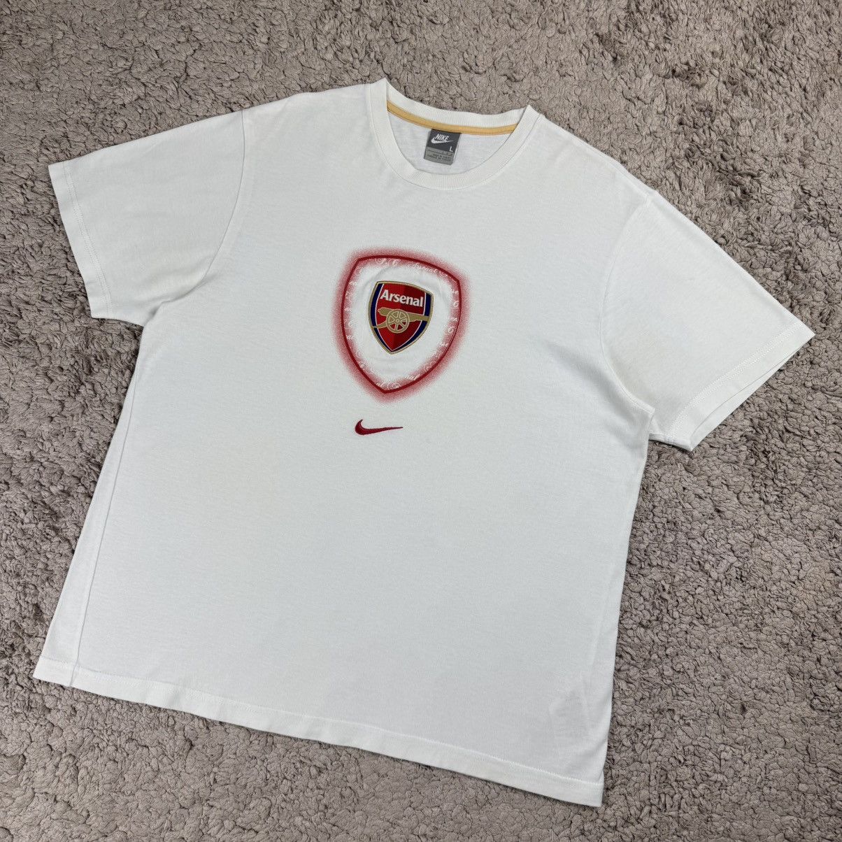 Nike Vintage Nike Arsenal Centre Logo T-shirt Size US L / EU 52-54 / 3 - 4 Thumbnail