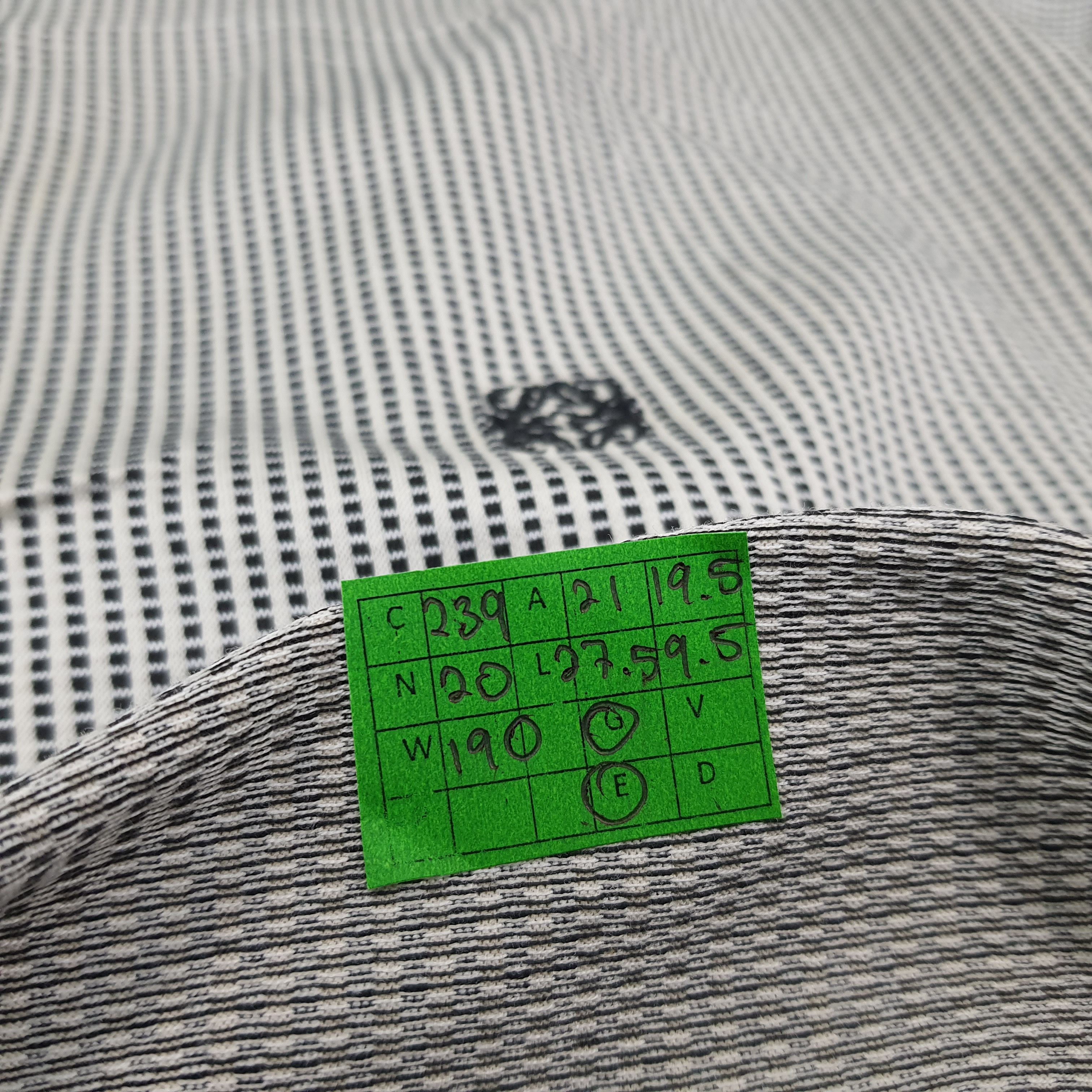 Loewe Vintage Loewe Madrid Luxury Streetwear Polo Shirt C239N20 Size US L / EU 52-54 / 3 - 7 Thumbnail