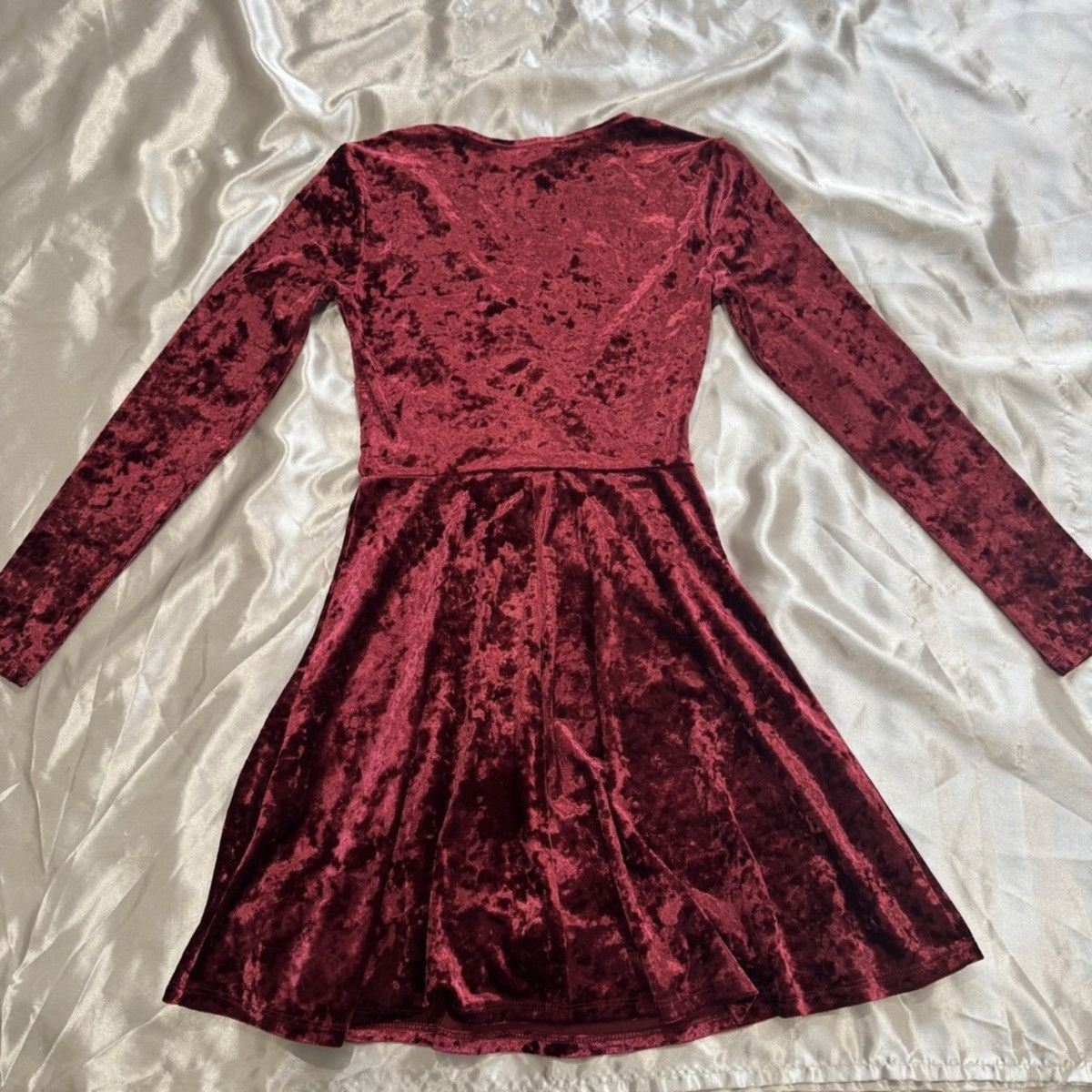 Forever 21 Red Velvet Wrap Dress Size S / US 4 / IT 40 - 5 Thumbnail