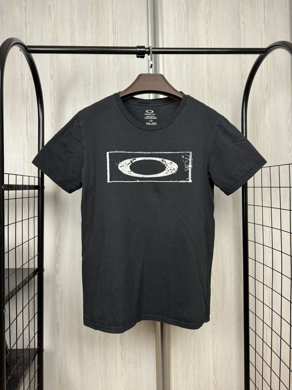 Oakley Oakley vintage big logo black tee shirt Size US L / EU 52-54 / 3 - 2 Thumbnail