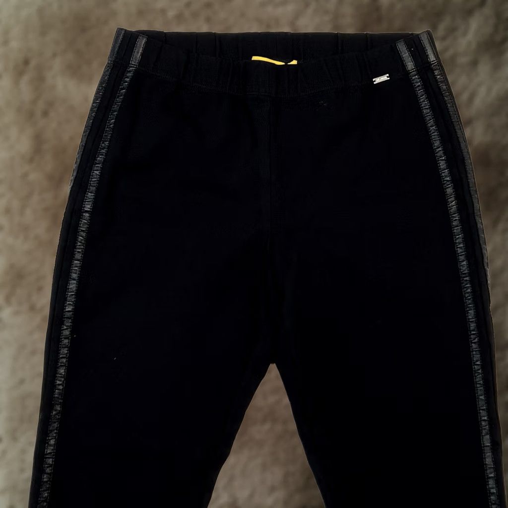 St. John VINTAGE St John Pants Womens Small Black Skinny Leg Pull On Dress Career Leather Trim Size 28" / US 6 / IT 42 - 1 Thumbnail