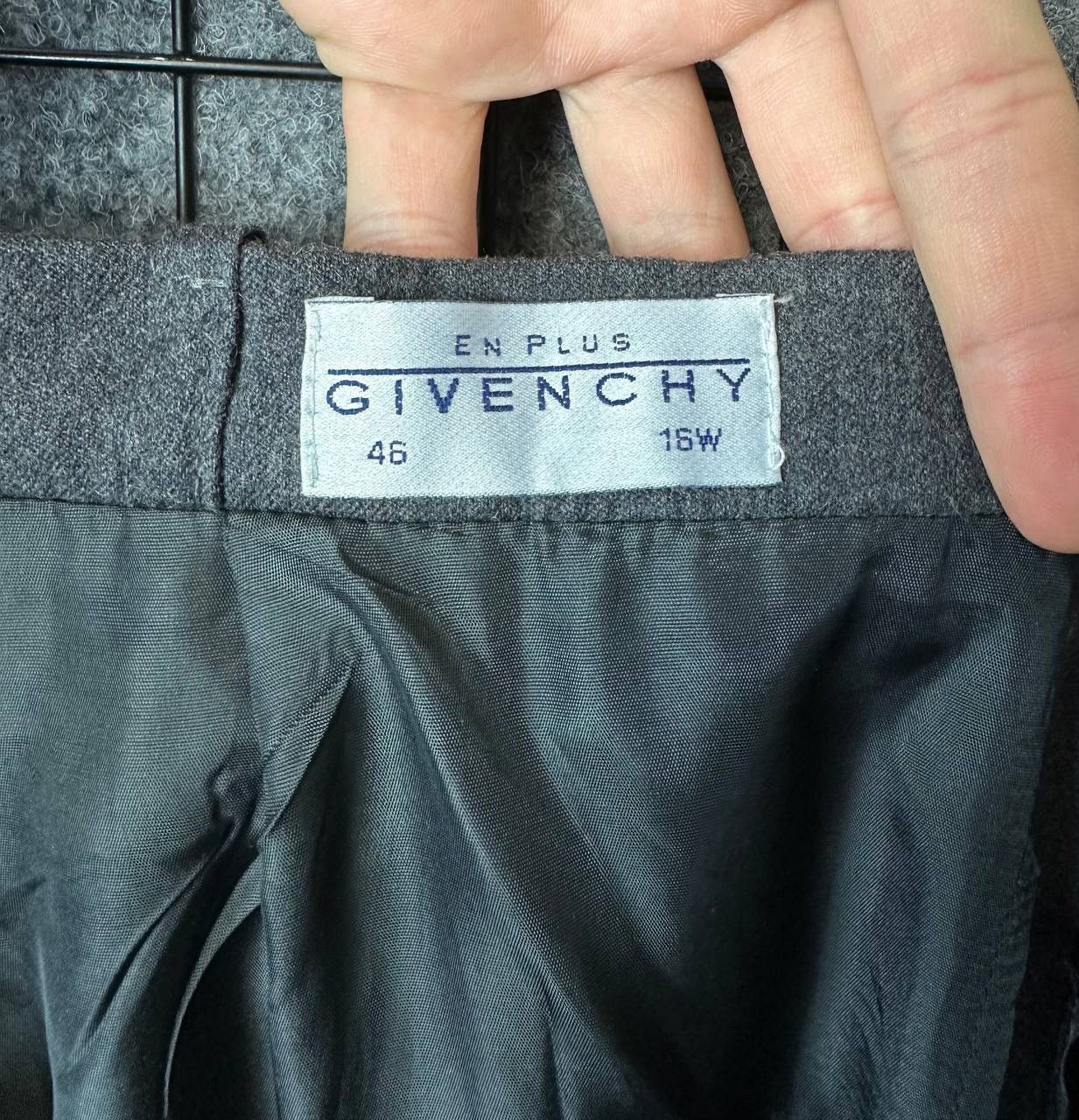 Givenchy Givenchy cropped pants formal wool size 46 Size 32" / US 10 / IT 46 - 10 Thumbnail
