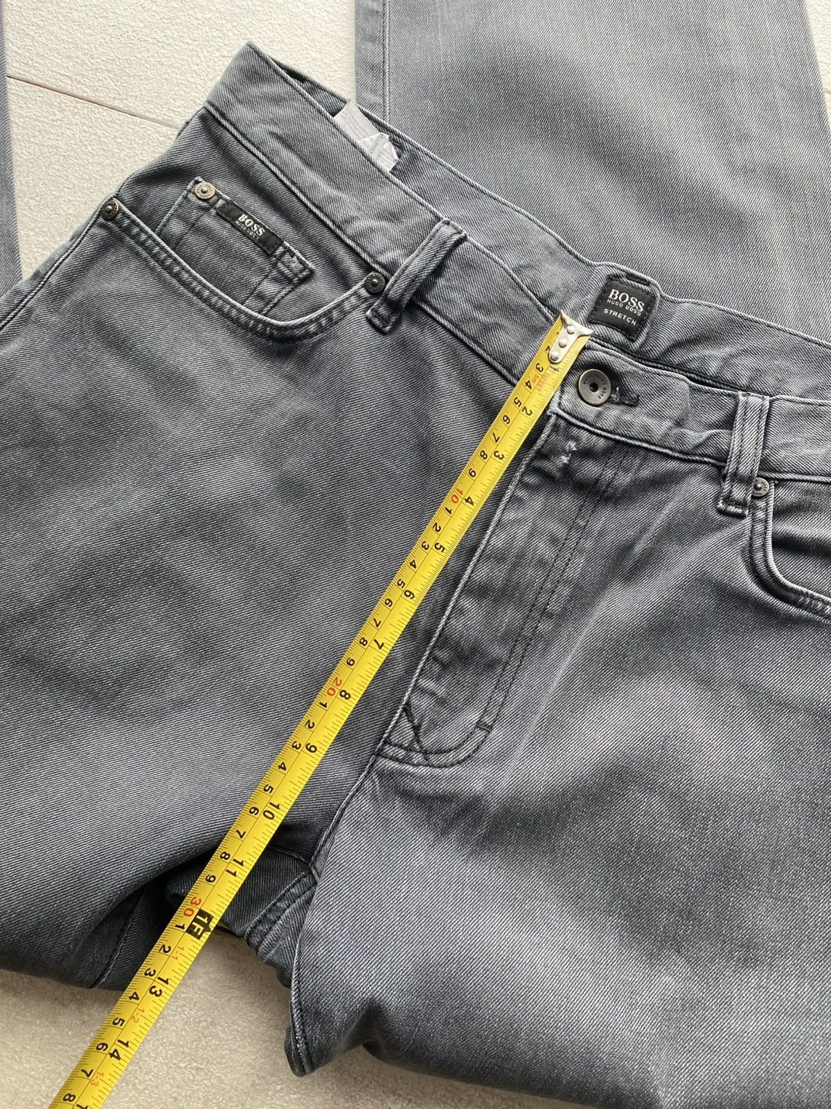 Hugo Boss 00s Luxury Hugo Boss Grey Stretch Denim Jeans Straight Fit Size US 38 / EU 54 - 20 Thumbnail