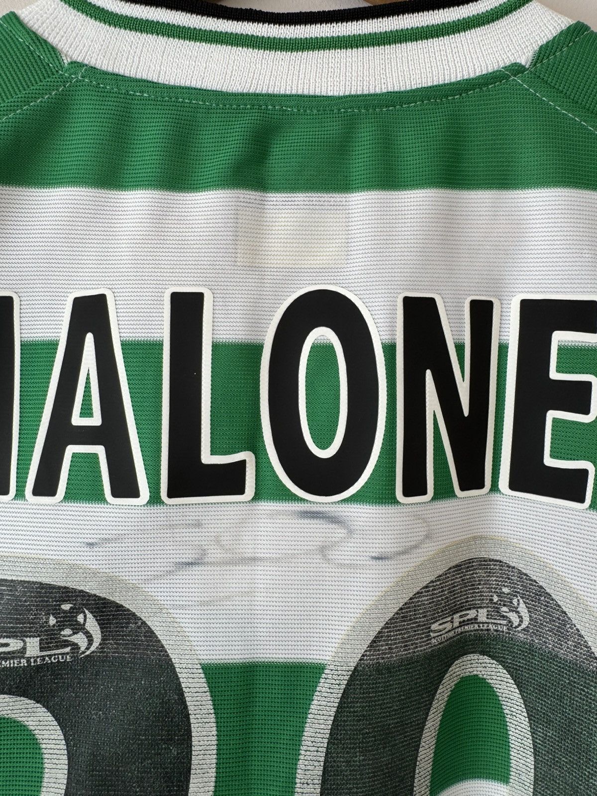 Umbro Maloney #29 Celtic 2001-2003 Home Signed Longsleeve Jersey Size US L / EU 52-54 / 3 - 12 Thumbnail
