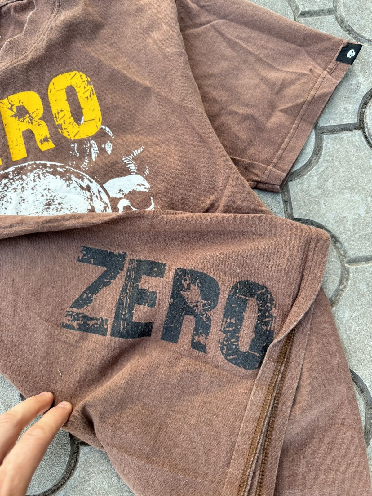 Hook-Ups × Powell Peralta × Vintage Vintage Zero Skateboard Brown Tee Shirt Rare Skate Size US M / EU 48-50 / 2 - 3 Thumbnail