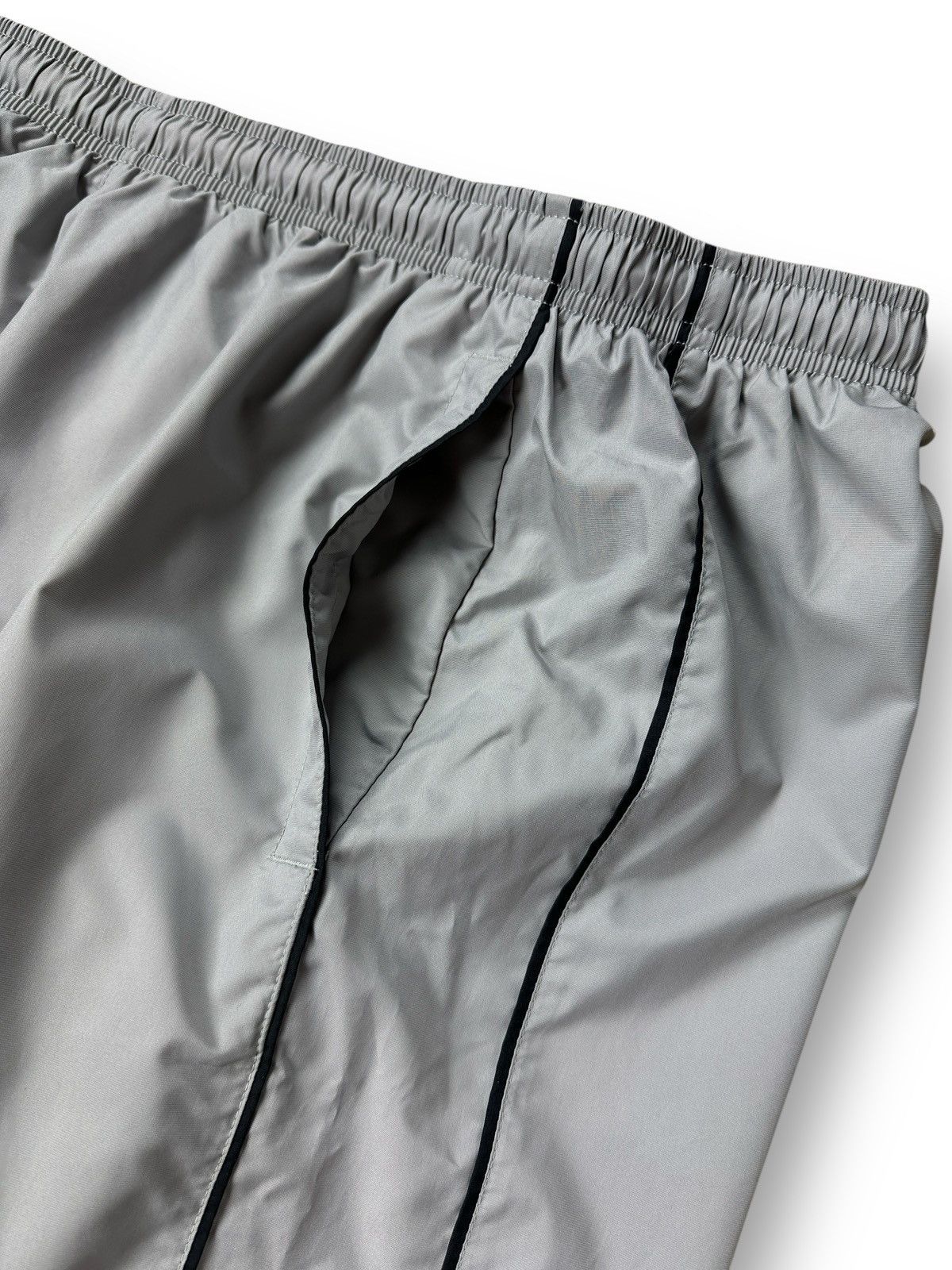 Nike Vintage Y2K Nike Shorts Size US 32 / EU 48 - 3 Thumbnail