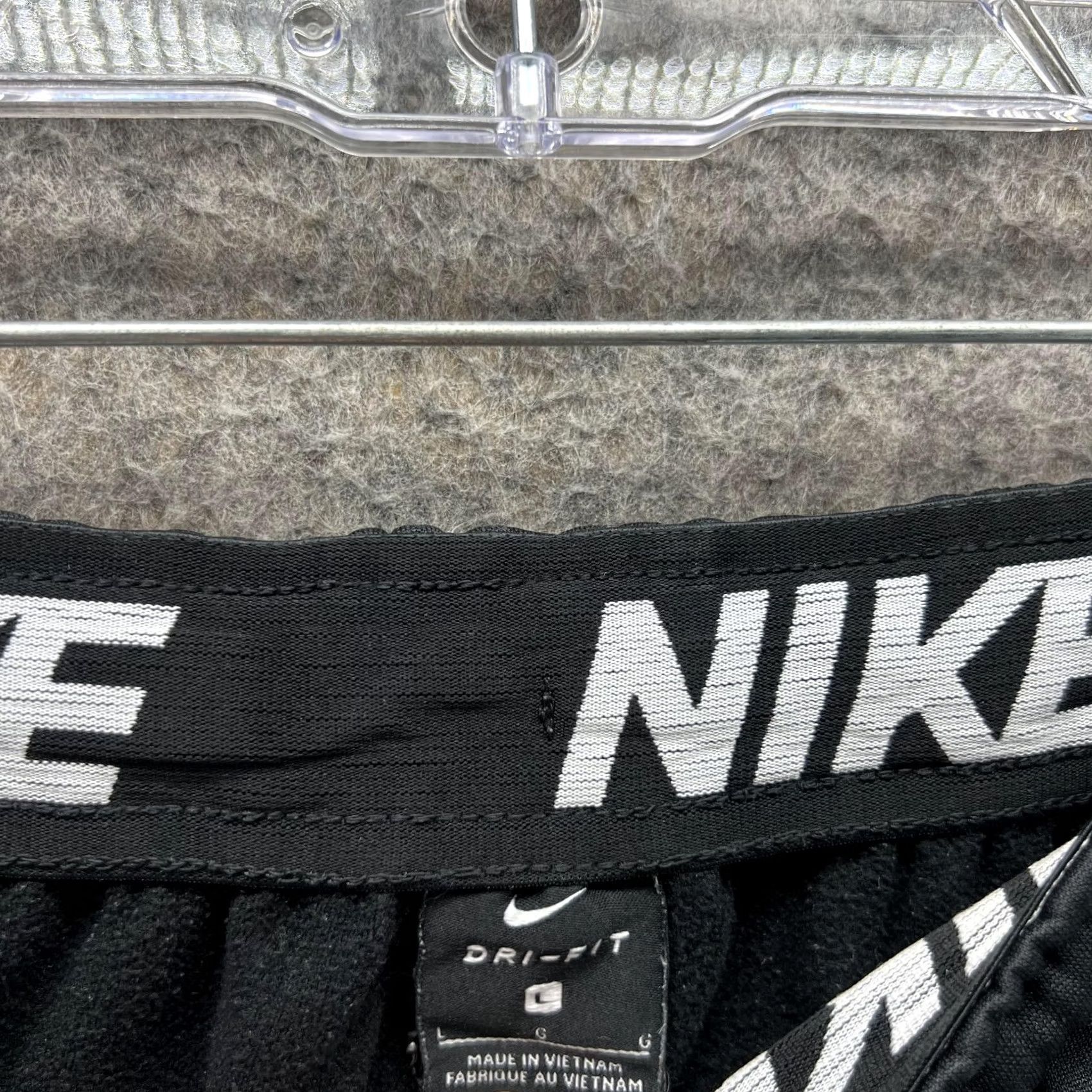 Nike Nike Sweatpants Pants Large Adult Regular L Black Athletic Knit Polyester Therma Fit Dri Fit Size US 33 - 5 Thumbnail