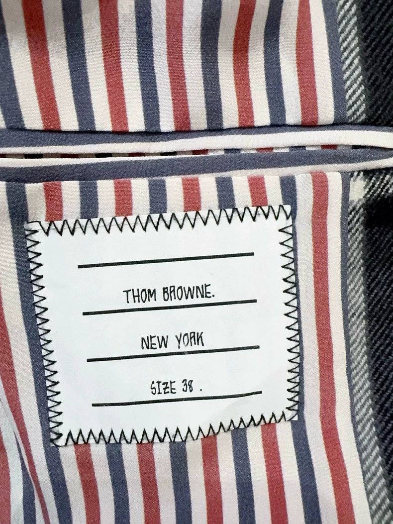Thom Browne Thom BrowneSuit 2503-Nextarrow Size XS / US 0-2 / IT 36-38 - 4 Thumbnail