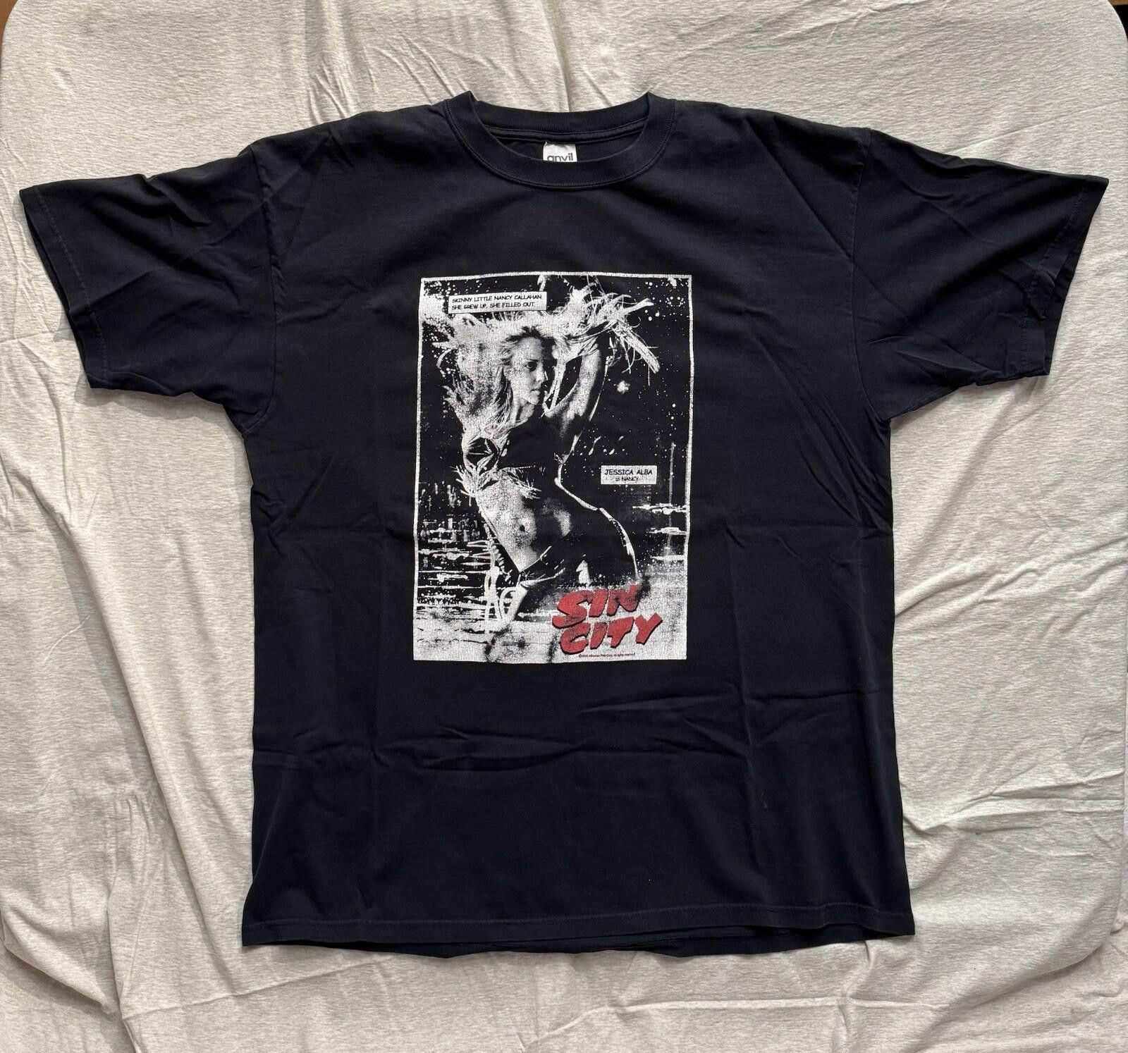 Vintage Vintage 2005 Y2K Sin City Movie T-Shirt Jessica Alba Nancy Size ONE SIZE - 1 Thumbnail