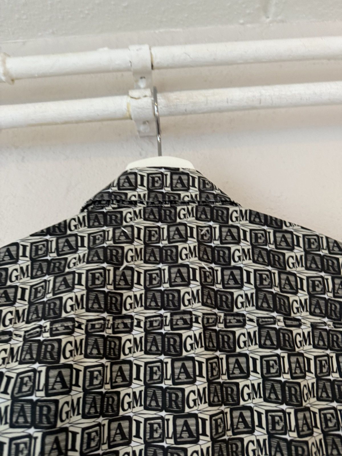 Maison Margiela Maison Margiela All-Over Logo Print Shirt – Size 39 Size US M / EU 48-50 / 2 - 8 Thumbnail