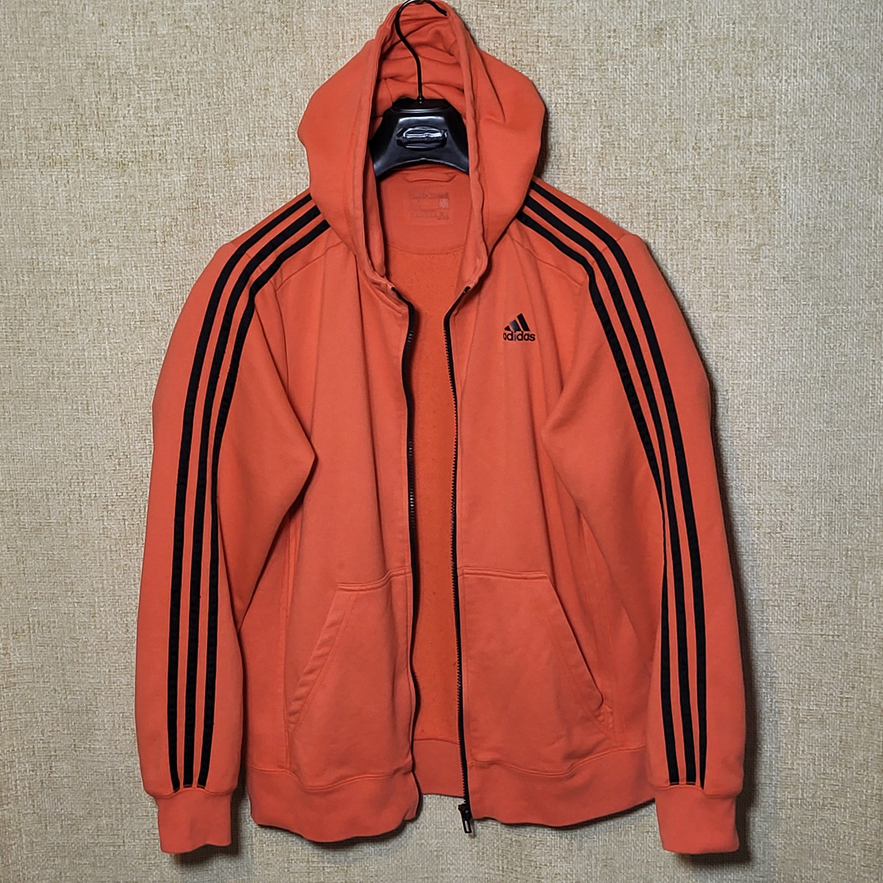 Adidas Adidas Essentials performance hoodie size M but fit L Size US M / EU 48-50 / 2 - 2 Thumbnail