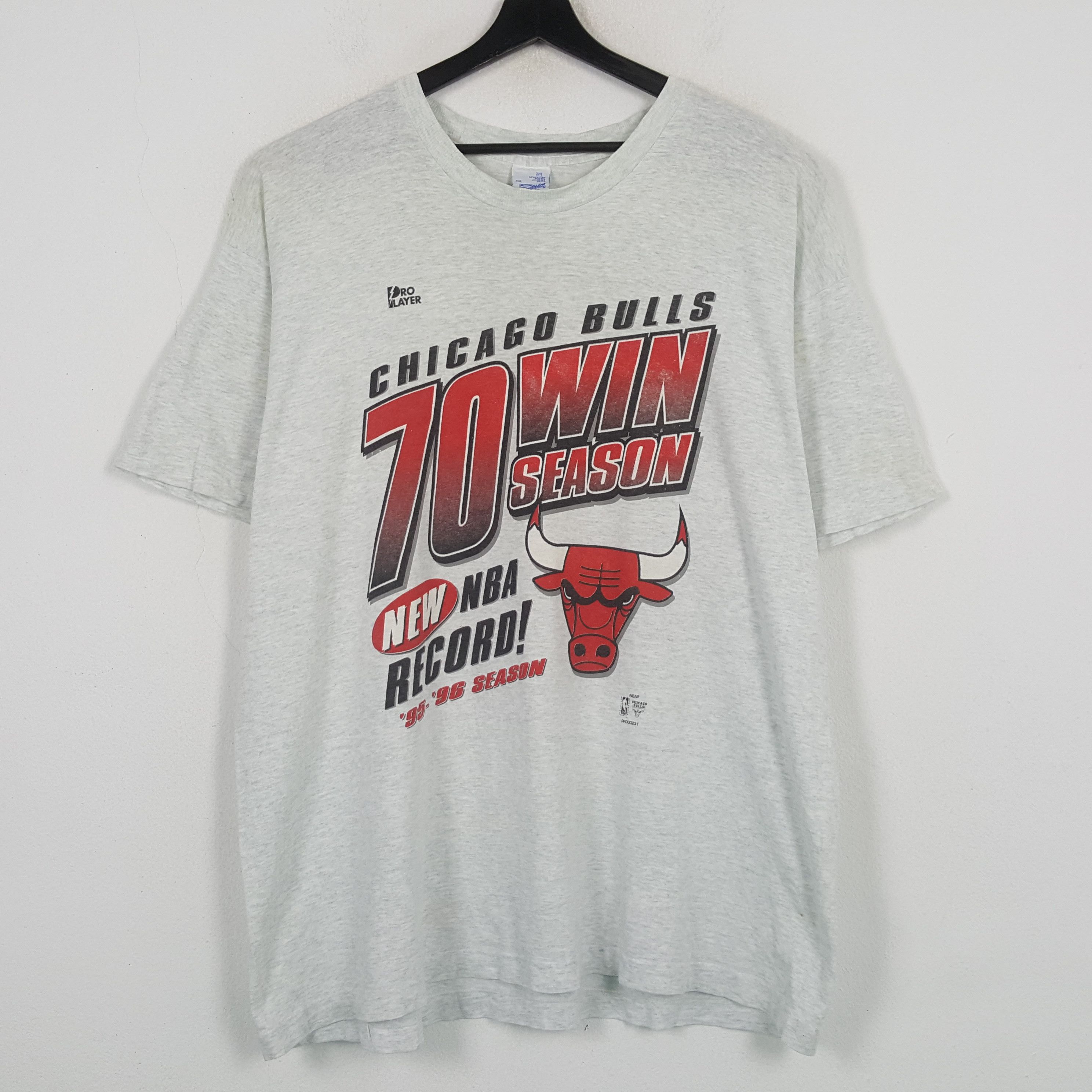 NBA Chicago Bulls Basketball Team Vintage Tshirt 31 Size US XXL / EU 58 / 5 - 1 Thumbnail