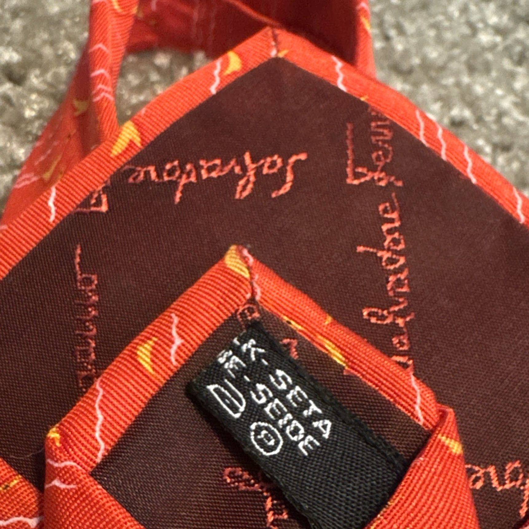 Salvatore Ferragamo VINTAGE Salvatore Ferragamo Bird Tie Red Silk Men Neck Tie Stork Heron Water 100% Silk Bird Theme Mens Size ONE SIZE - 7 Thumbnail