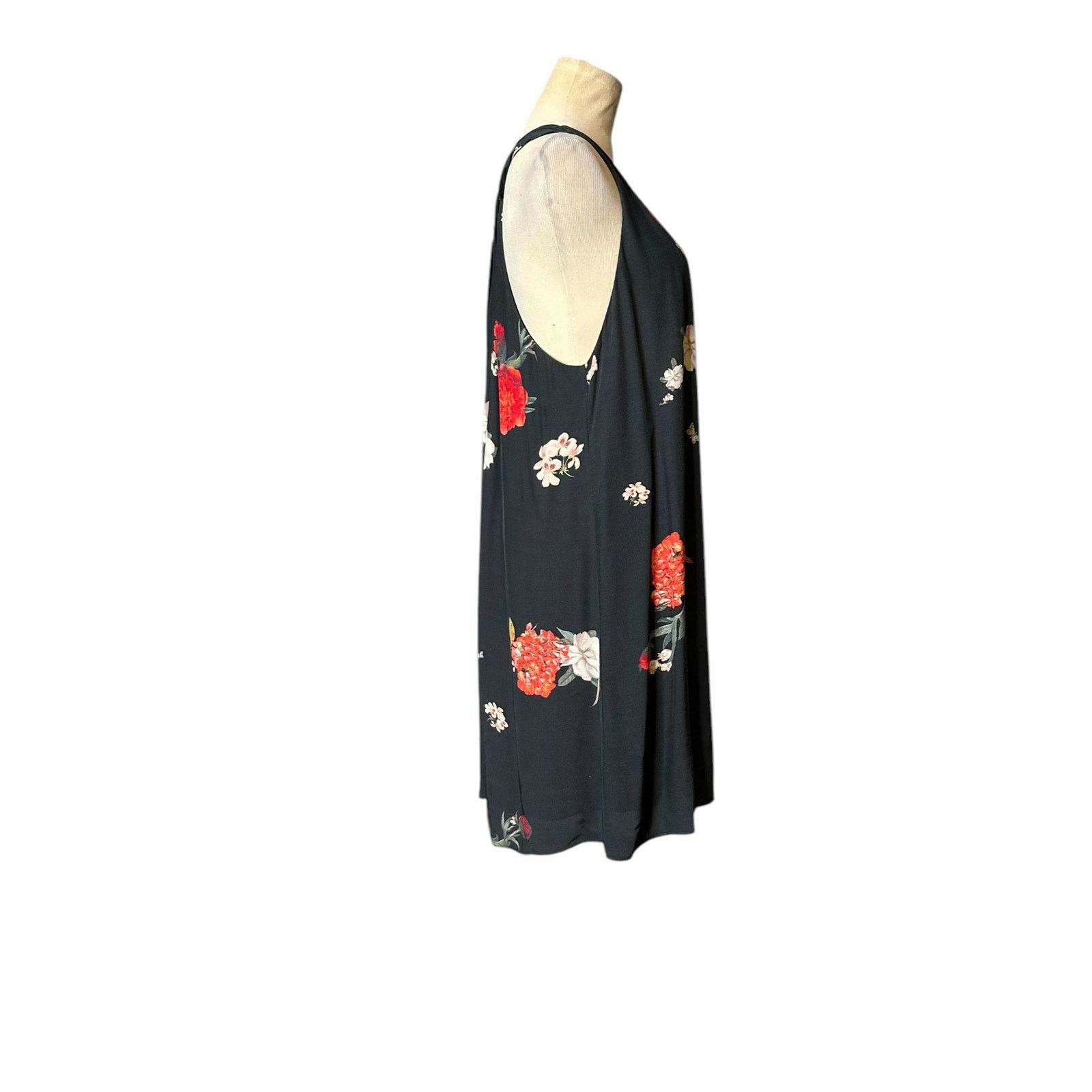 Alice + Olivia Alice + Olivia Castaway Black Red Floral Dress Size M Size S / US 4 / IT 40 - 17 Thumbnail