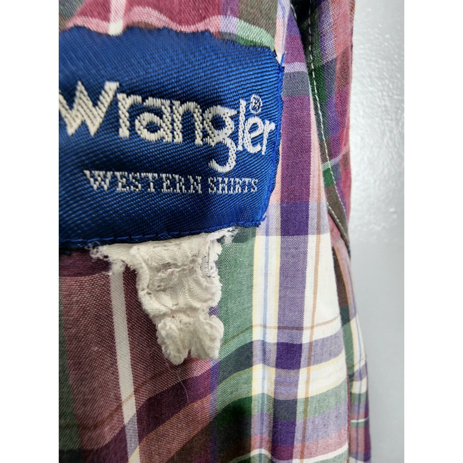 Wrangler VINTAGE Wrangler Mens L Red Ivory Plaid Western Short Sleeve Pearl Snap Shirt Distressed Size US L / EU 52-54 / 3 - 6 Thumbnail