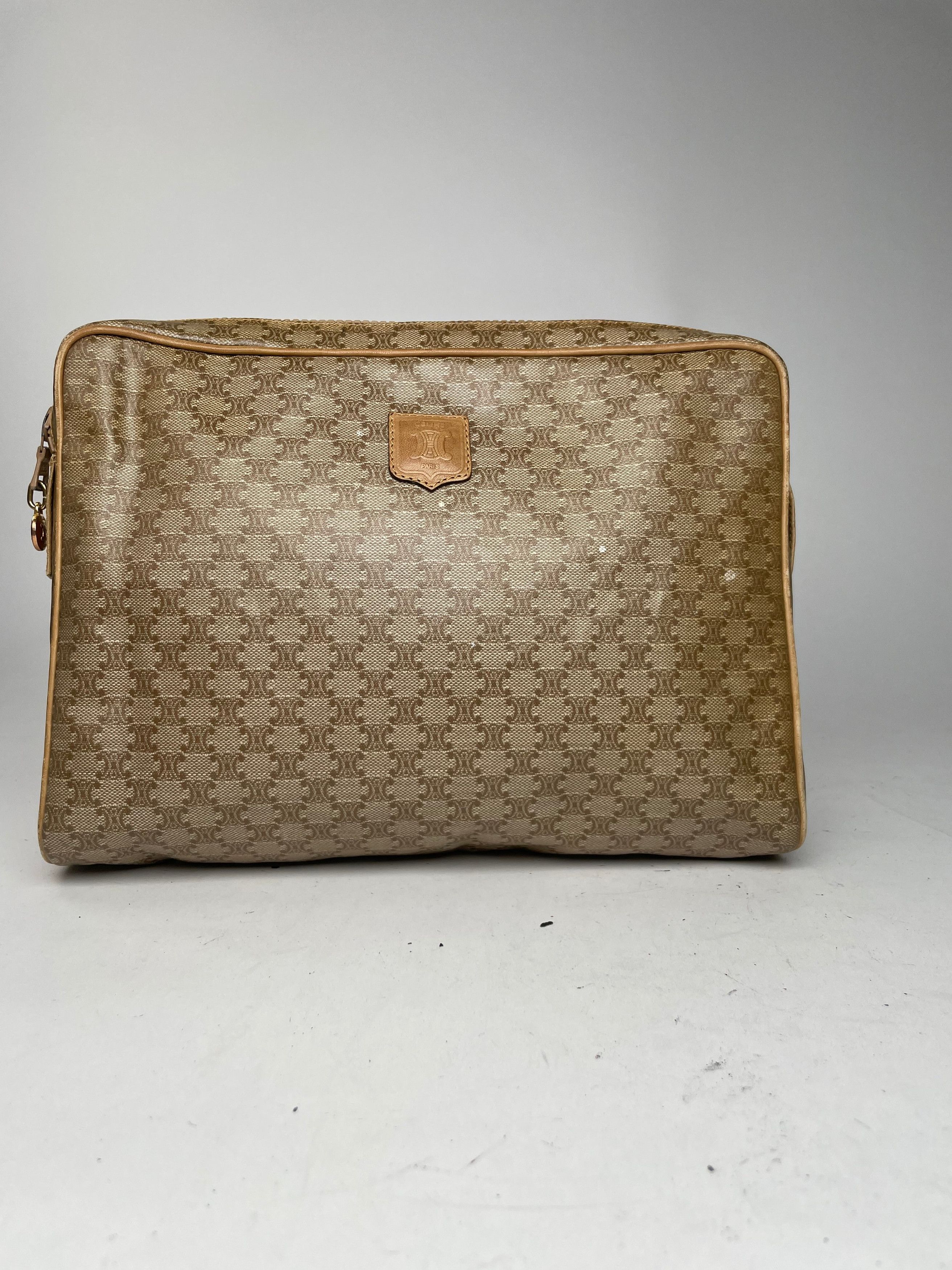 Celine Vintage Triomphe Leather Monogram Clutch Size ONE SIZE - 1 Thumbnail