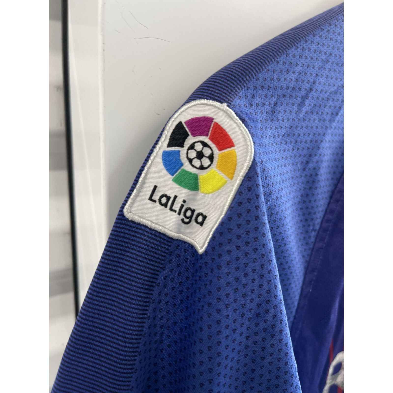 Nike VTG 90S Y2K RARE NIKE FC BARCELONA RAKUTEN UNICEF SOCCER JER Size ONE SIZE - 2 Thumbnail