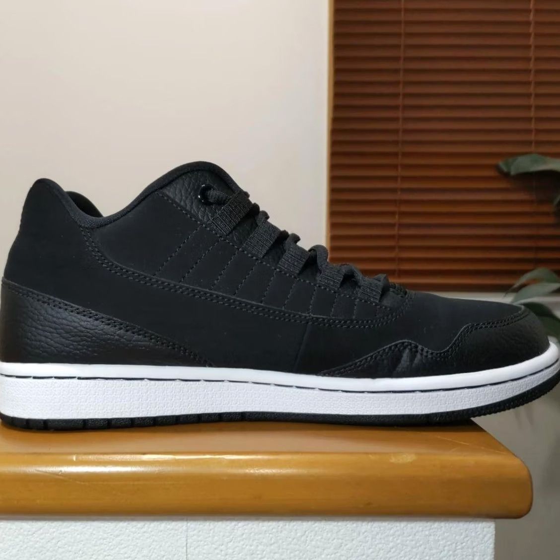 Nike Nike Air Jordan Executive Low LTD Sneaker 8.0US Spo Size US 8 / EU 41 - 7 Thumbnail