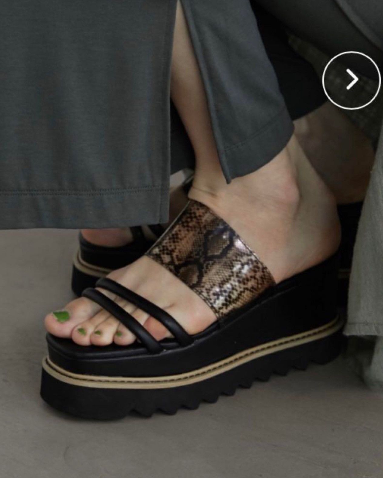 Vintage 2022 AZUL BY MOUSSY SHARK SOLE DORM HEEL SANDALS Size US 9 / IT 39 - 3 Thumbnail
