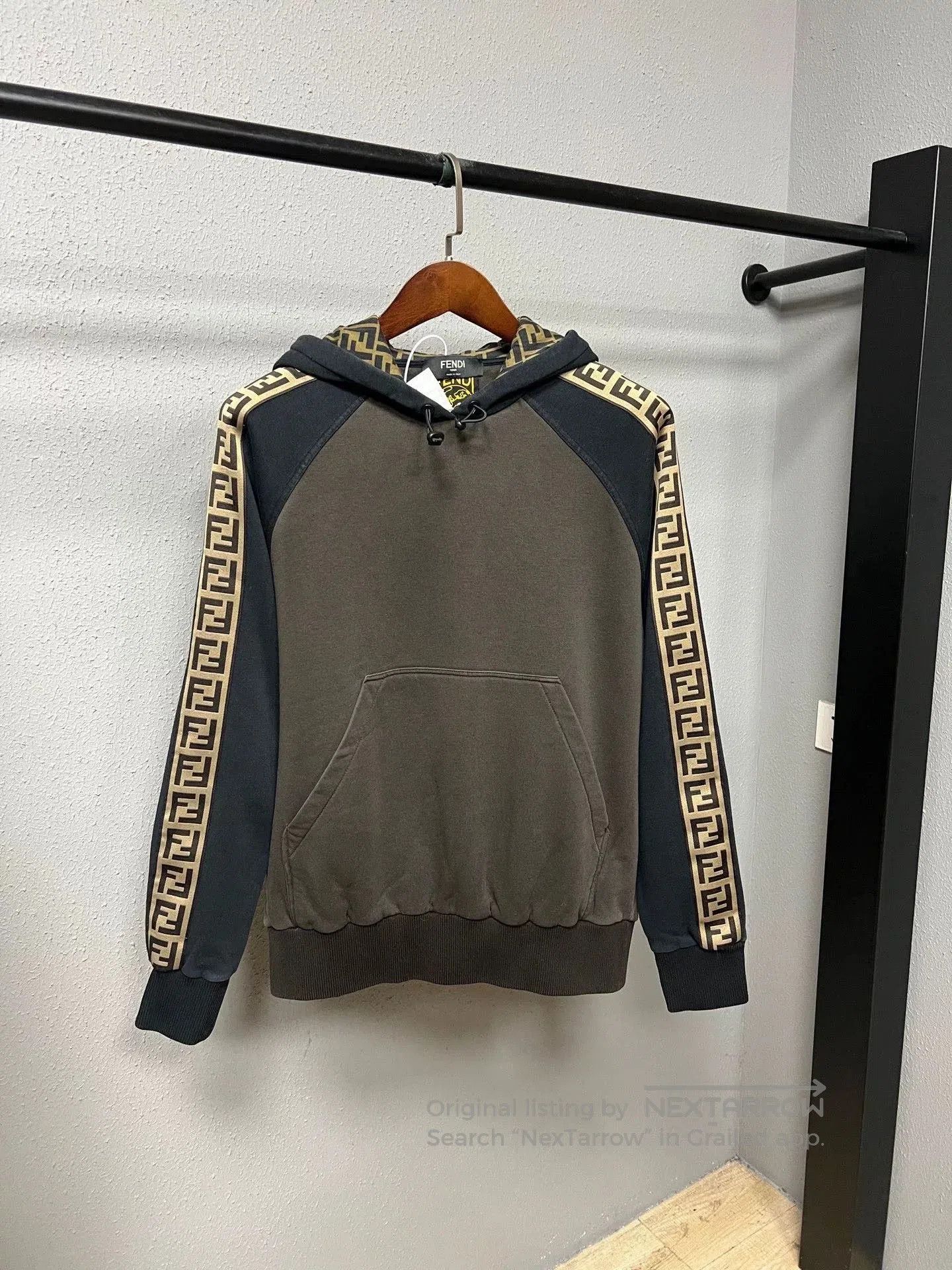 Fendi Fendi Logo Print Fleece Hoodie. Size US M / EU 48-50 / 2 - 1 Thumbnail