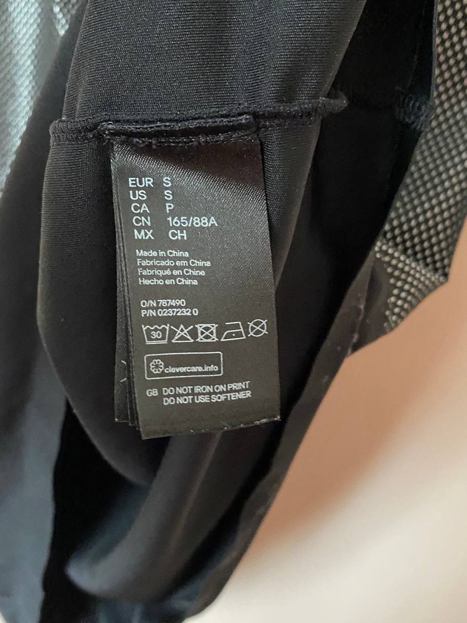 1017 ALYX 9SM × Alexander Wang Alexander Wang H&M Mens Black Oversized Big Logo T Shirt Tee Size US S / EU 44-46 / 1 - 6 Thumbnail