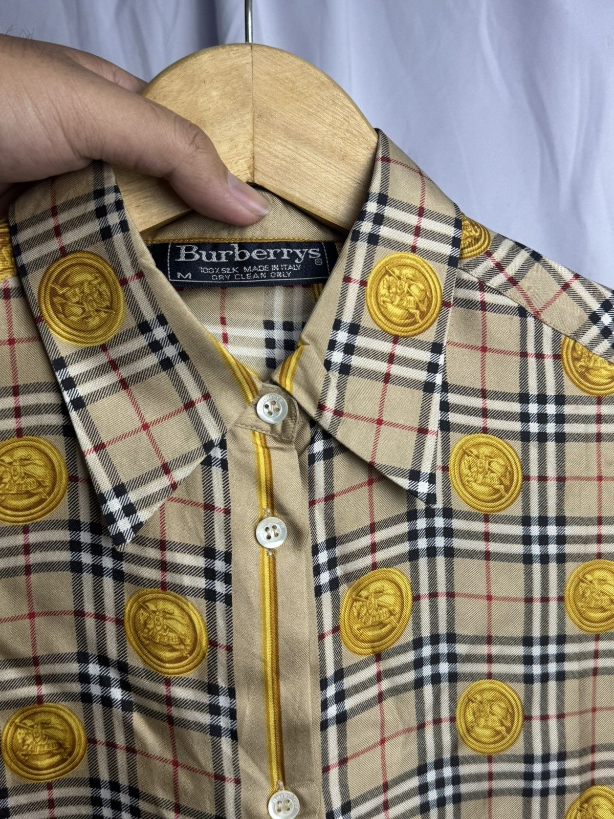 Burberry Burberry 100% Silk Coin Button Shirt Unisex Size US M / EU 48-50 / 2 - 5 Thumbnail