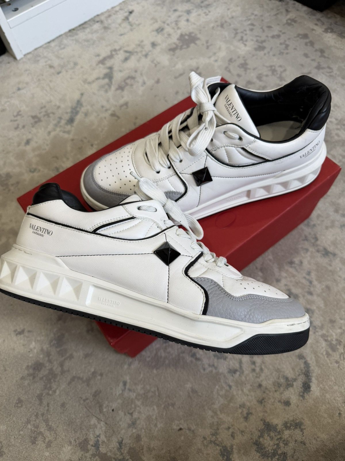 Valentino Valentino One Stud Sneaker size 42 Size US 9 / EU 42 - 1 Thumbnail