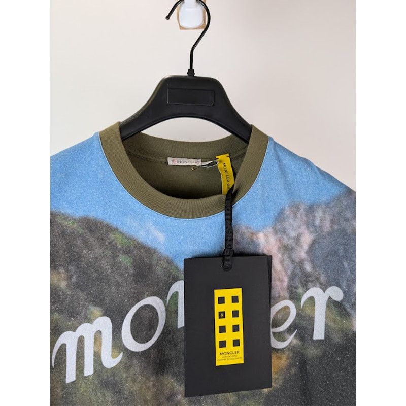Moncler o1rshd1 Graphic Print Short Sleeve T-Shirt in Green / Khaki Size US L / EU 52-54 / 3 - 7 Thumbnail