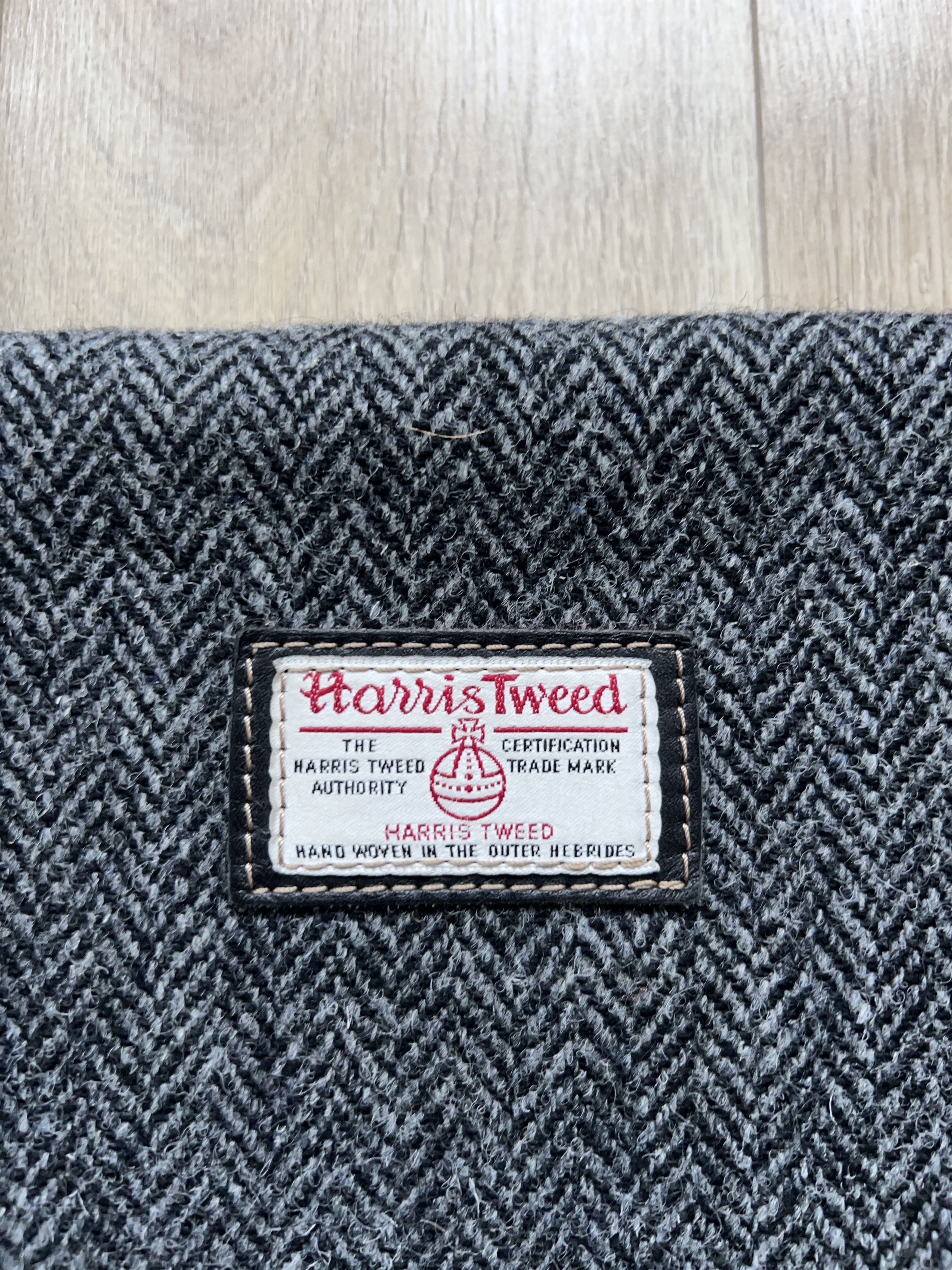 Harris Tweed × Leather × Vintage Cumbrae Charcoal Herringbone Messenger Bag Satchel Shoulder Size ONE SIZE - 4 Thumbnail