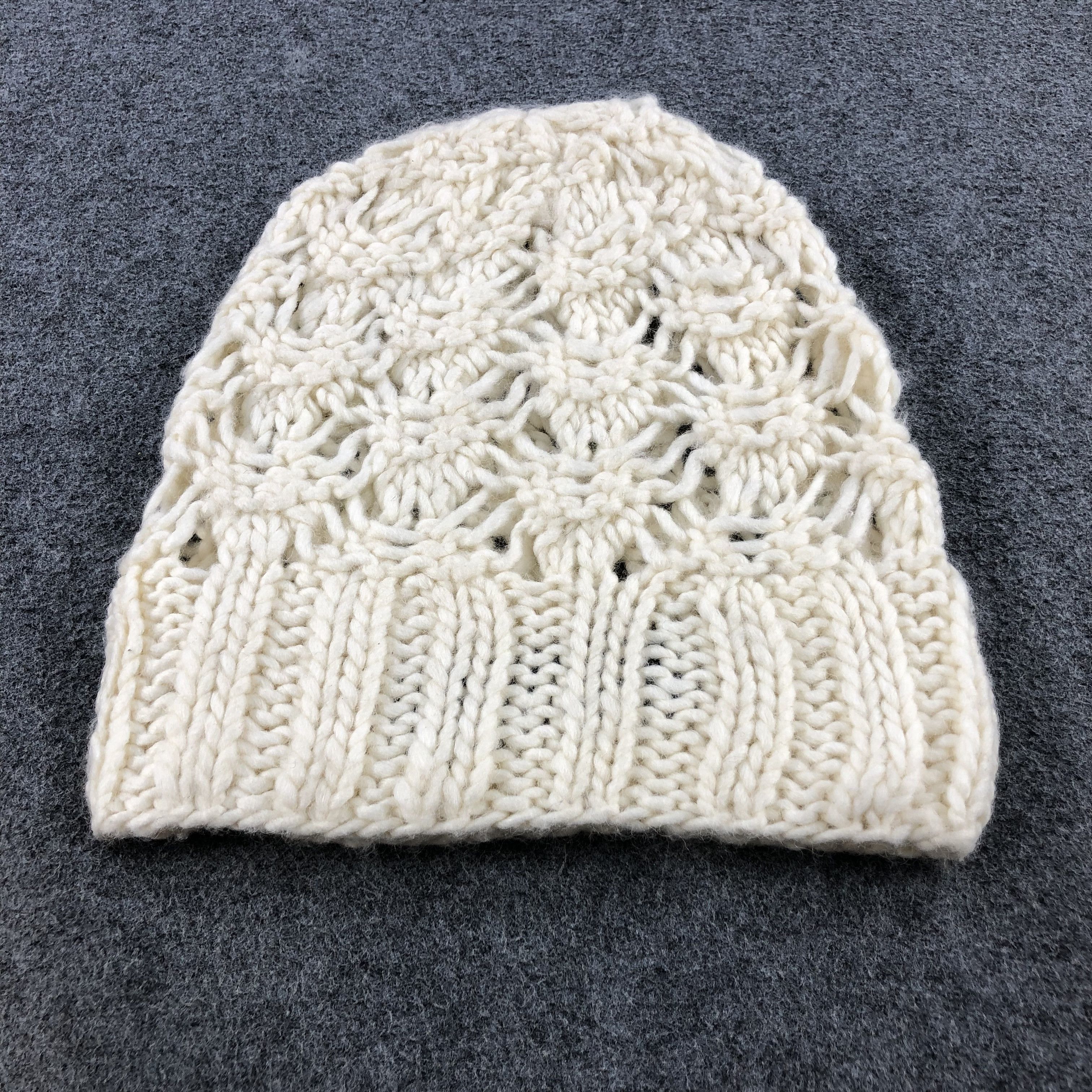 Vintage Unknown Knitted Beanie Snowcap Snow Hat Winter Hat B179 Size ONE SIZE - 3 Thumbnail
