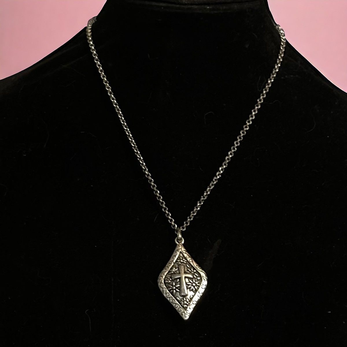 Other Hallmark silver tone reversible heart/cross pendant necklace Size ONE SIZE - 2 Thumbnail