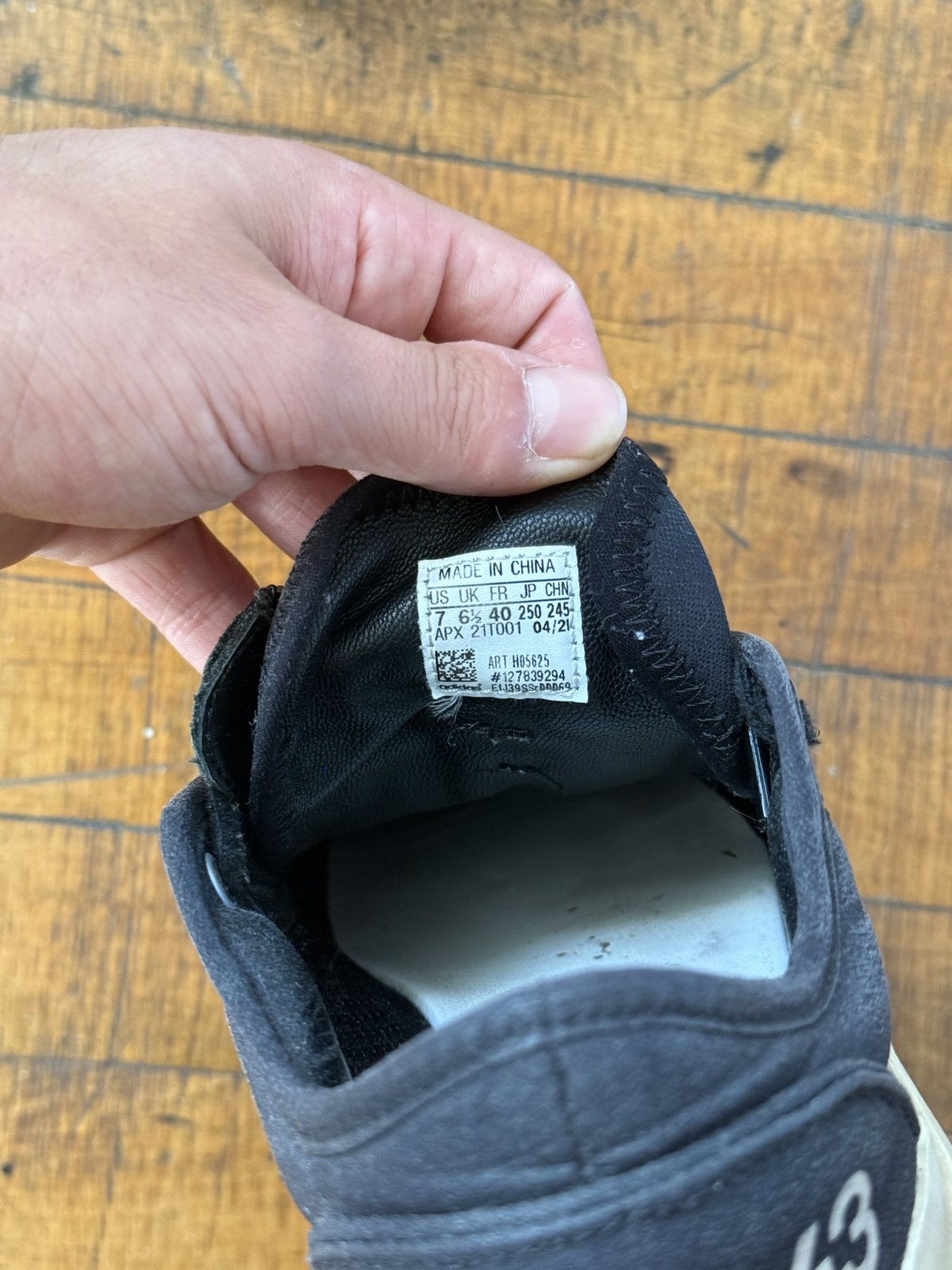 Y-3 Y-3 Classic Court Low V1 Size US 7 / EU 40 - 7 Thumbnail
