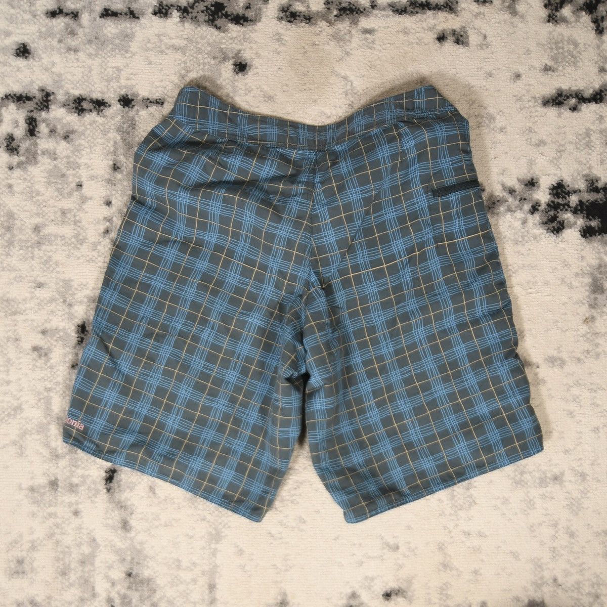 Patagonia Vintage Patagonia Checkered Shorts Size US 30 / EU 46 - 2 Thumbnail