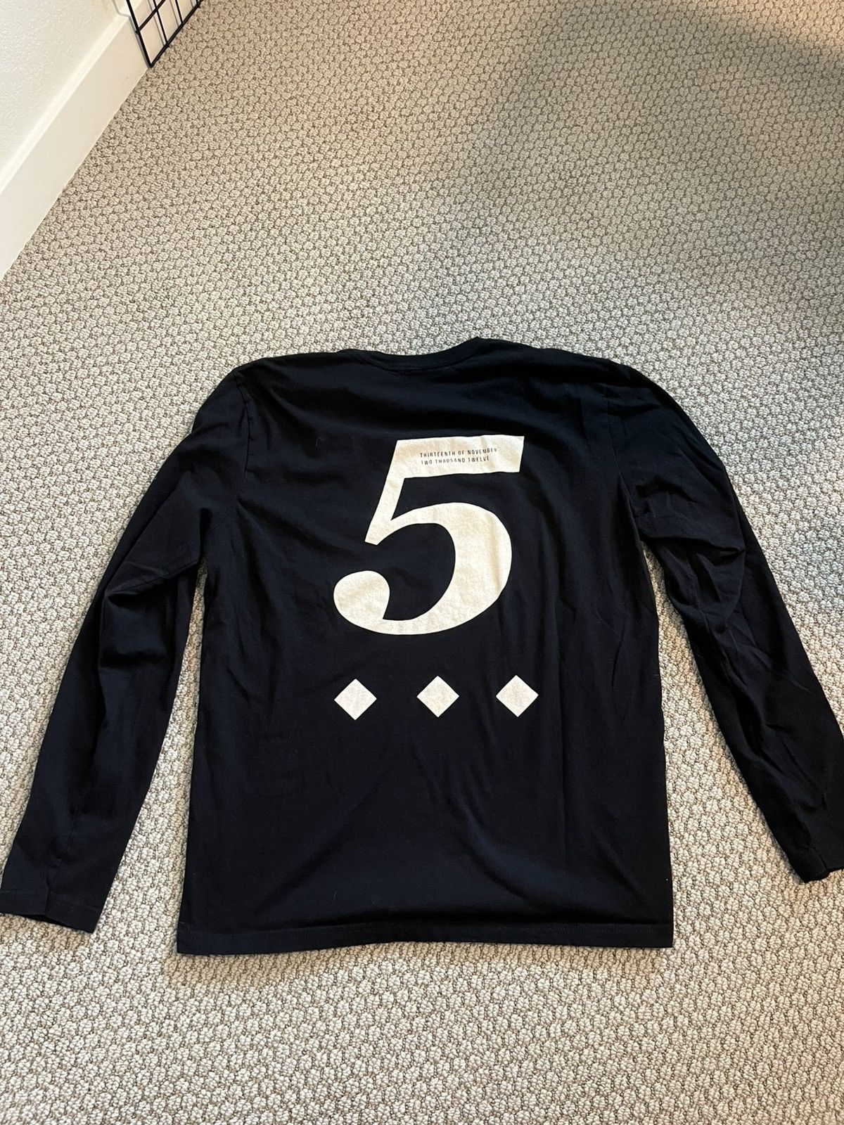 XO The Weeknd Trilogy 5 Year Anniversary along sleeve Size US L / EU 52-54 / 3 - 2 Thumbnail