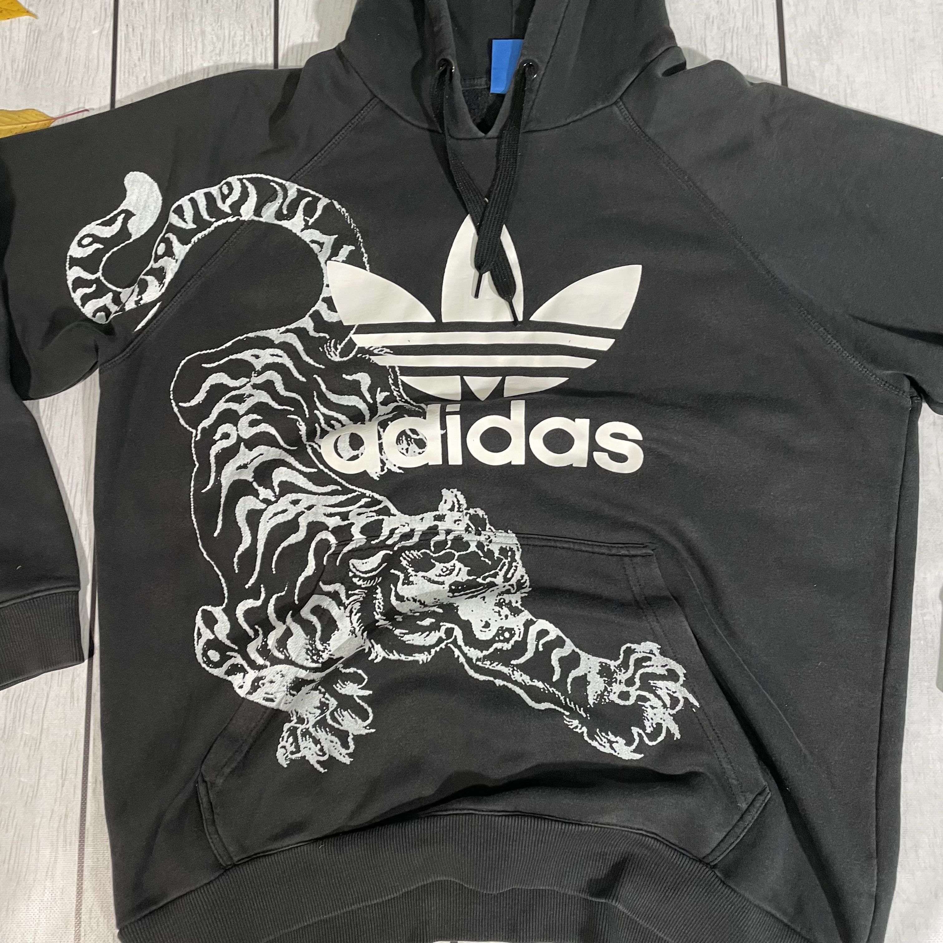 Adidas Custom Adidas Hoodie Tiger central logo art grunge opium y2k Size US XL / EU 56 / 4 - 5 Thumbnail