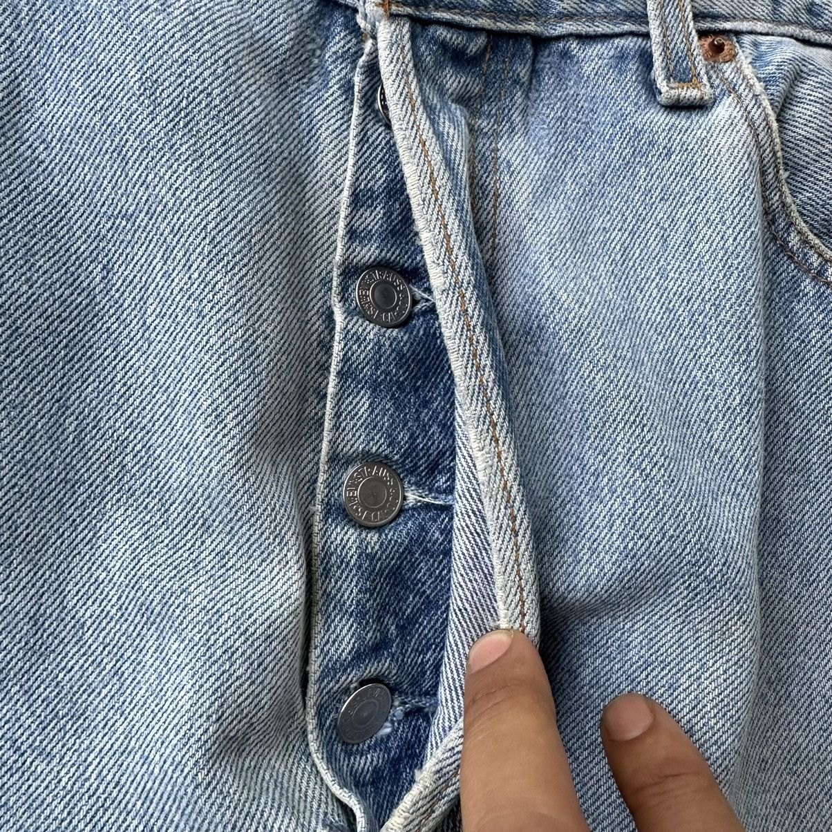 Levi's Vintage Levis 501 Distressed Denim 33x31 D682 Size US 33 - 13 Thumbnail