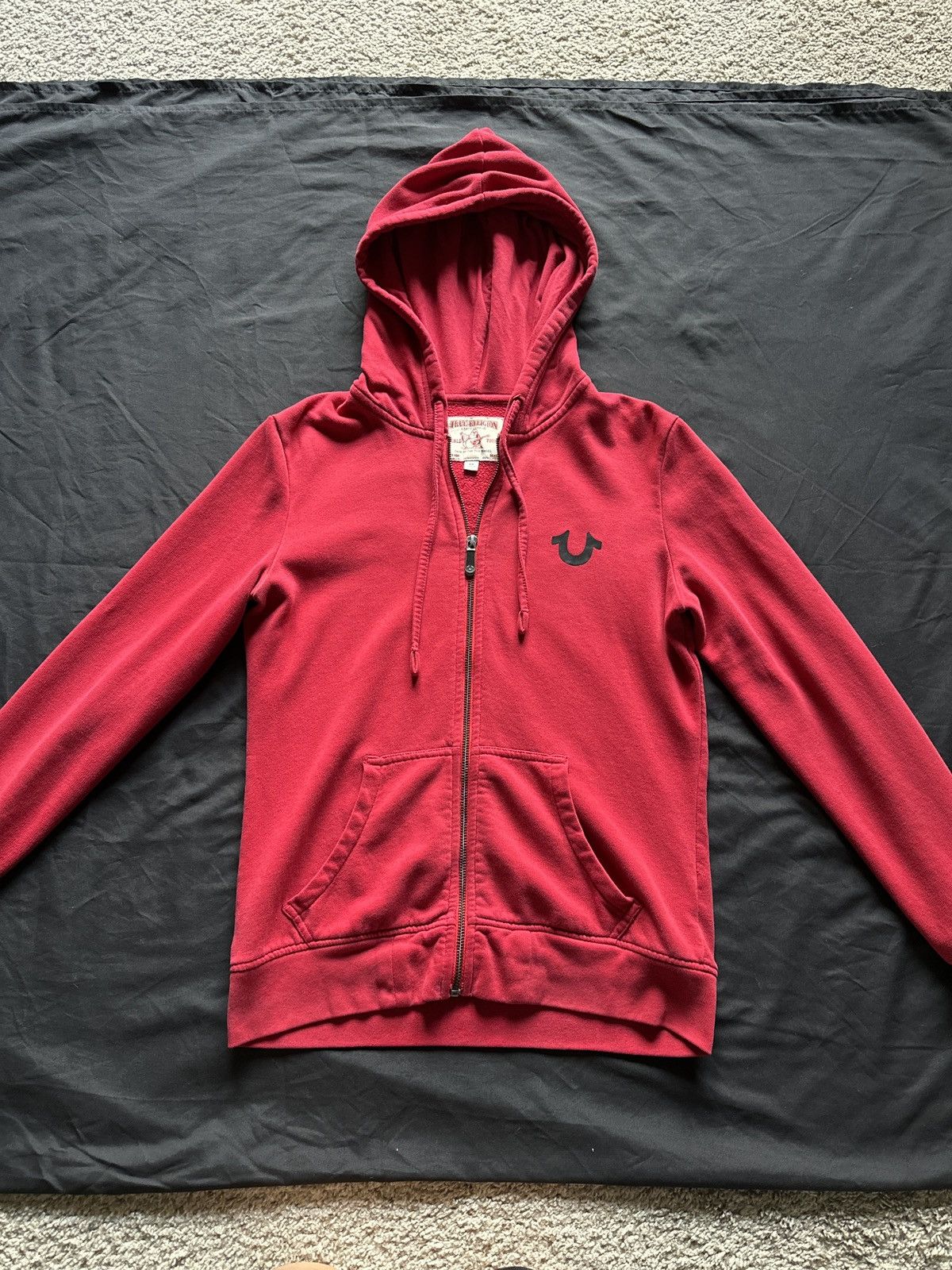 Red true religion hoodie hotsell