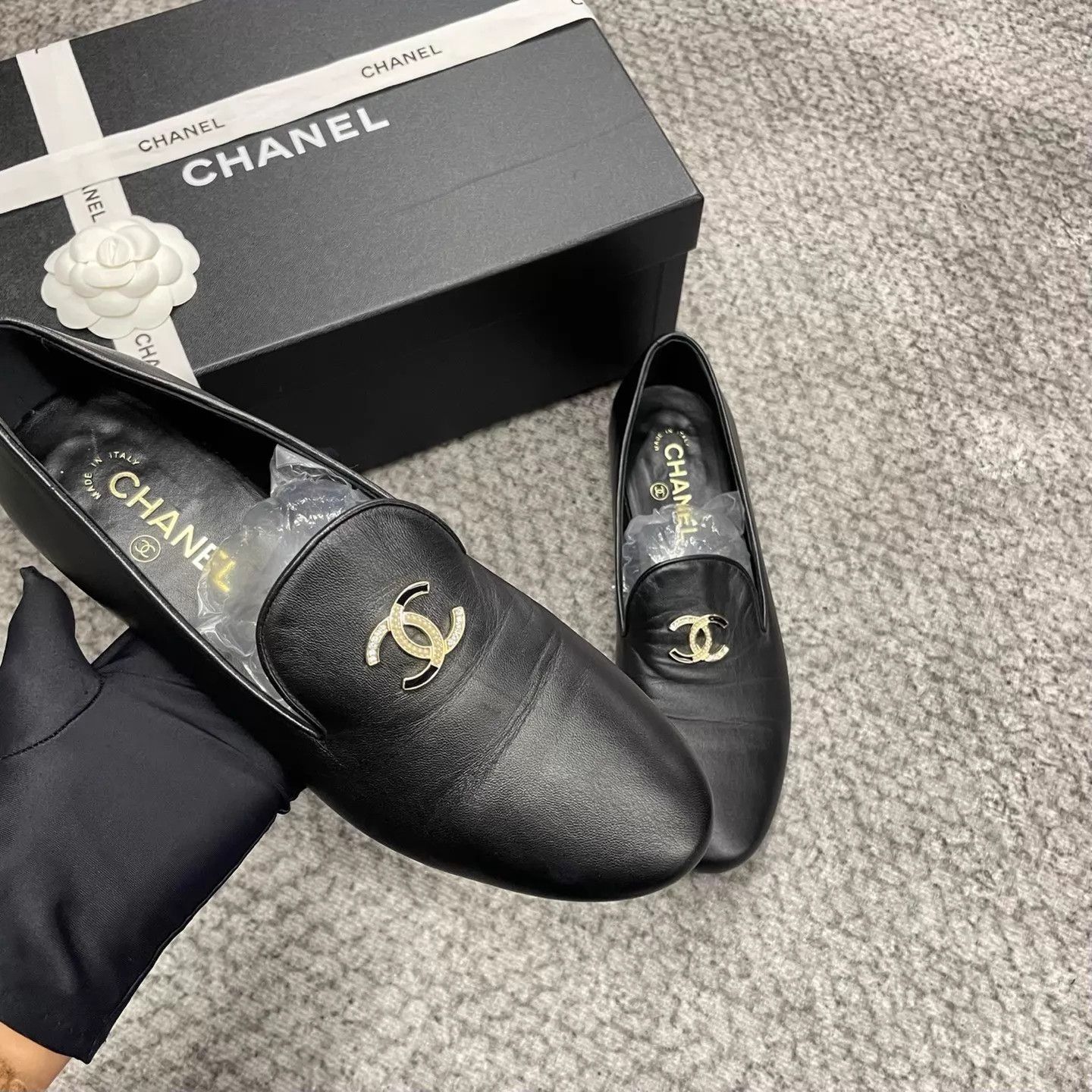 Chanel Chanel Black Leather Loafer 40c Gold Logo Size US 9.5 / IT 39.5 - 5 Thumbnail