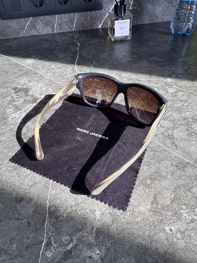 Alexander McQueen Alexander McQueen Leather Frame Sunglasses Size ONE SIZE - 1 Thumbnail