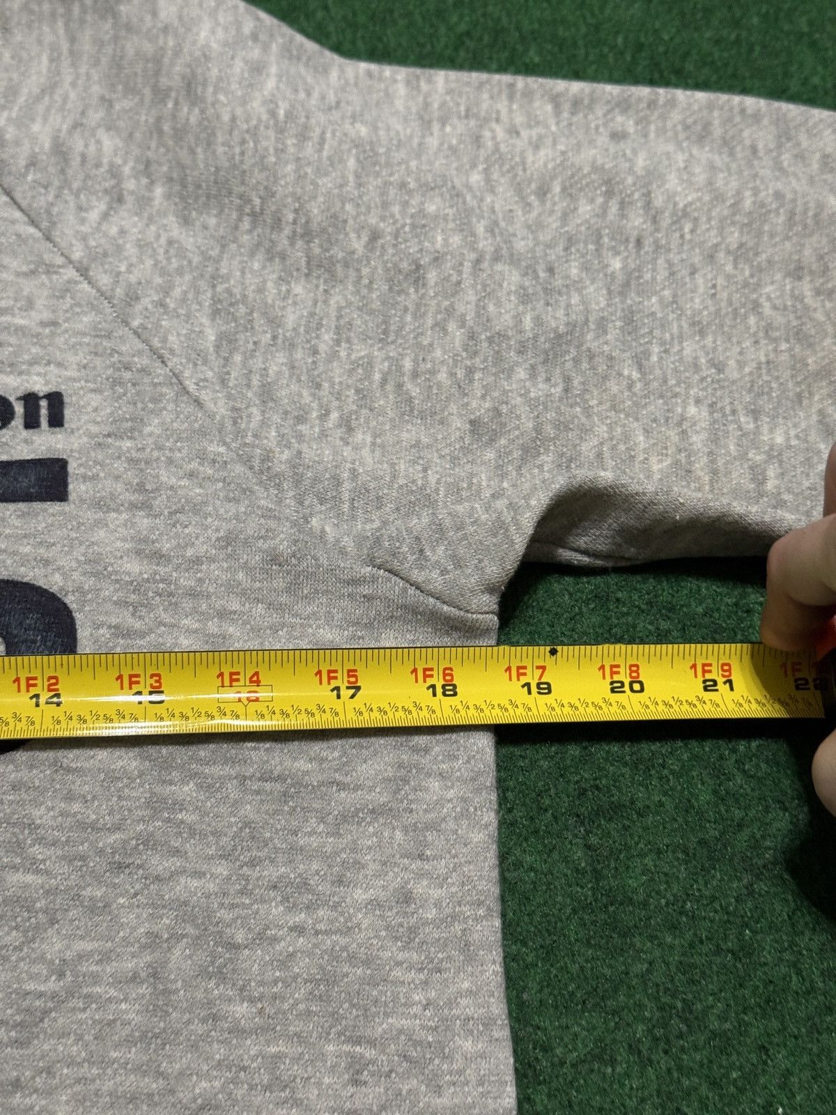 Canon Vintage 80s Canon Eos 35mm Camera 18.5x24 Gray Sweatshirt Size US M / EU 48-50 / 2 - 5 Thumbnail