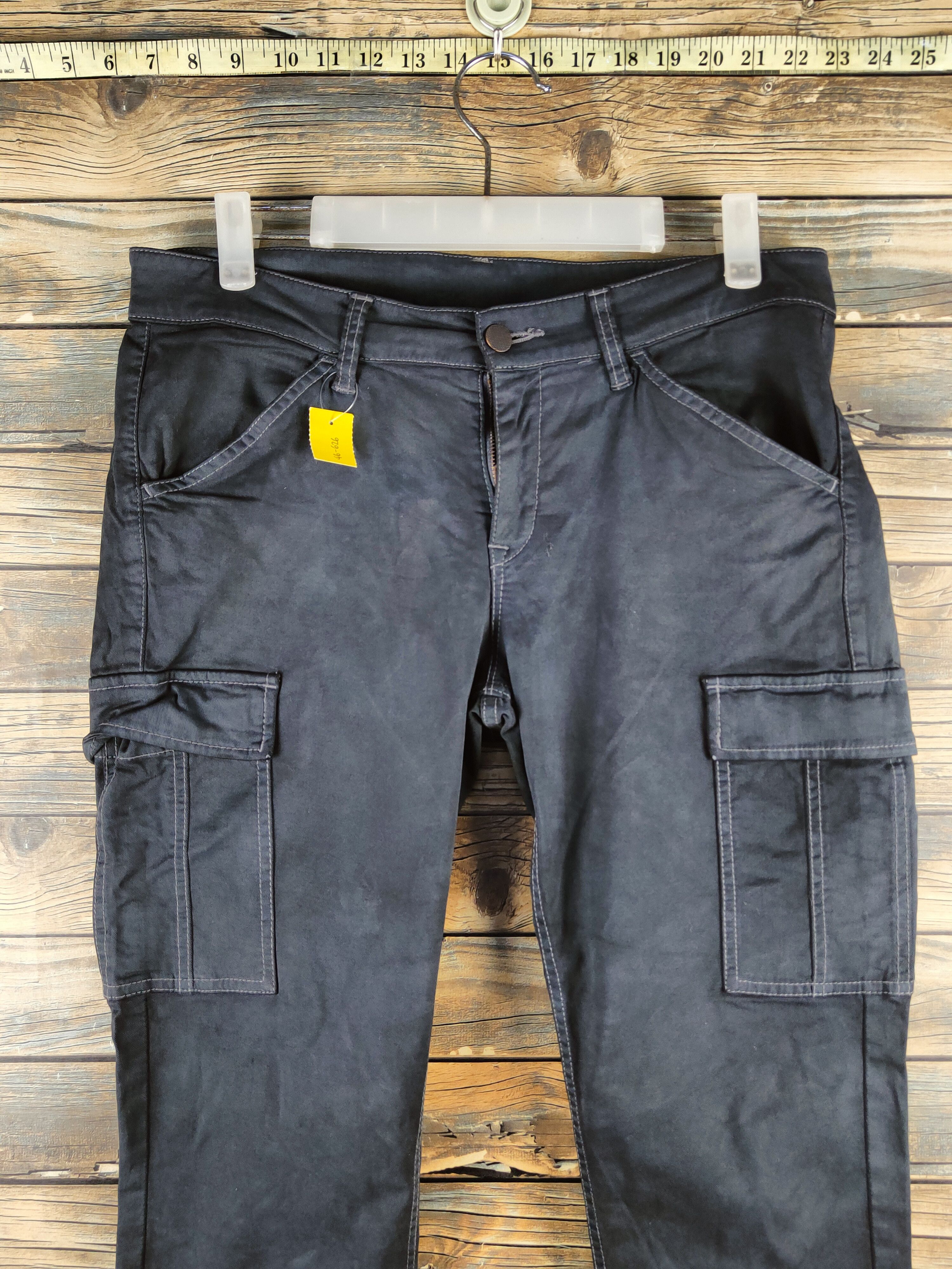 Japanese Brand DL Uniqlo Black Multipocket Cargo Pants #46-626 Size 30" / US 8 / IT 44 - 2 Thumbnail