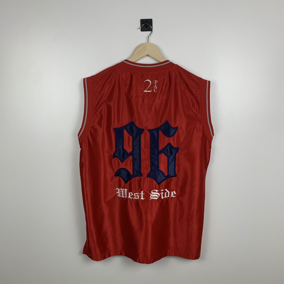Rap Tees Vintage 90’s 2Pac Band Rap Jersey Tank Top Size L Red Size US L / EU 52-54 / 3 - 7 Thumbnail